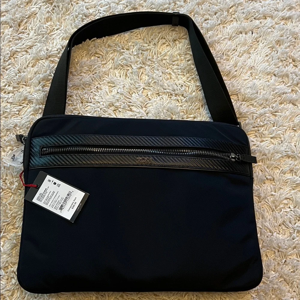 NWT Tumi KALVIN Laptop sleeve Crossbody